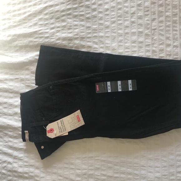 721 High Rise Skinny Jeans Jeans in Soft Black - Picture 8 of 9